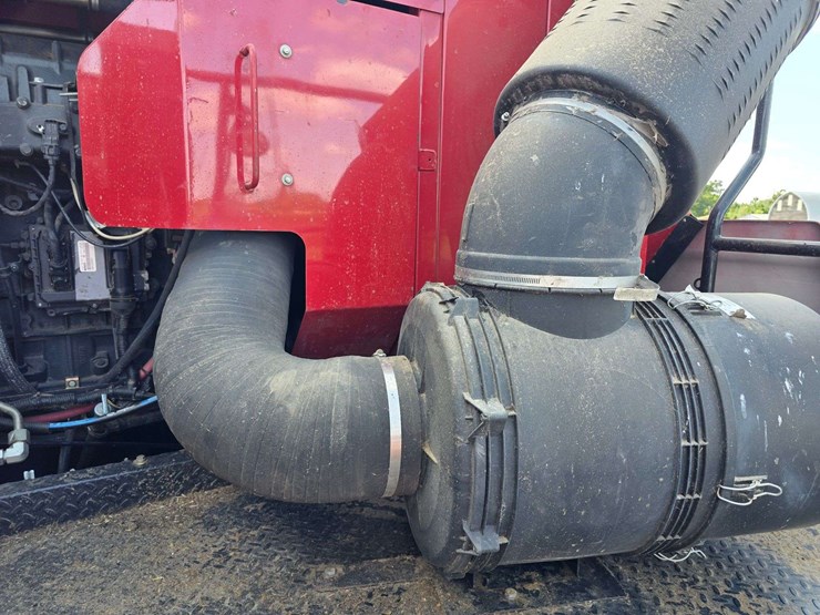 2013-case-ih-8230-image-51