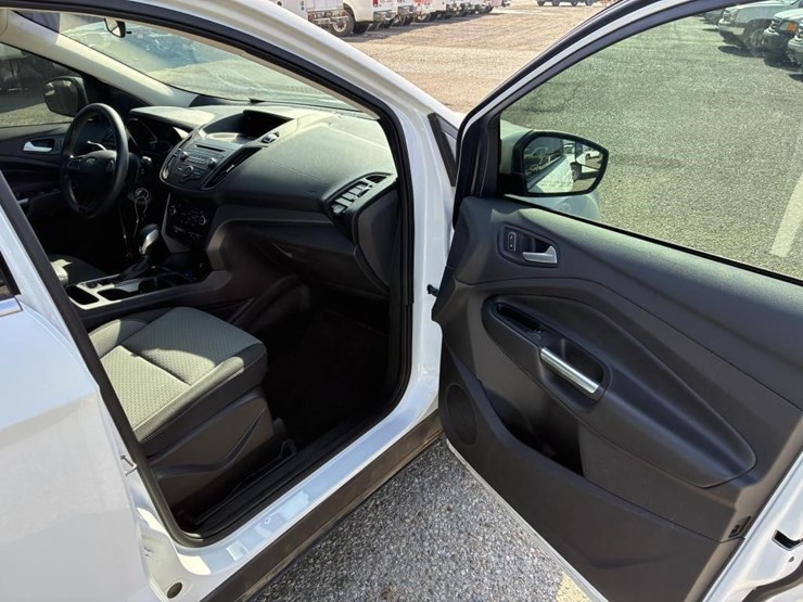 2018-ford-escape-se-image-10