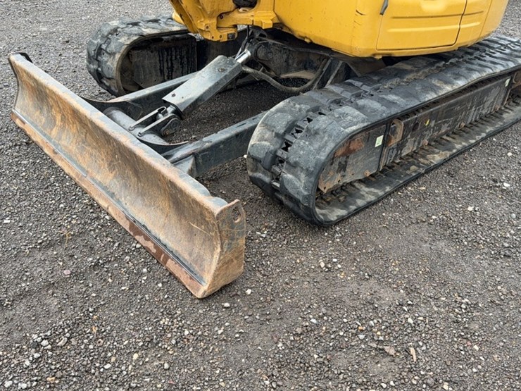 caterpillar-305.5-image-16
