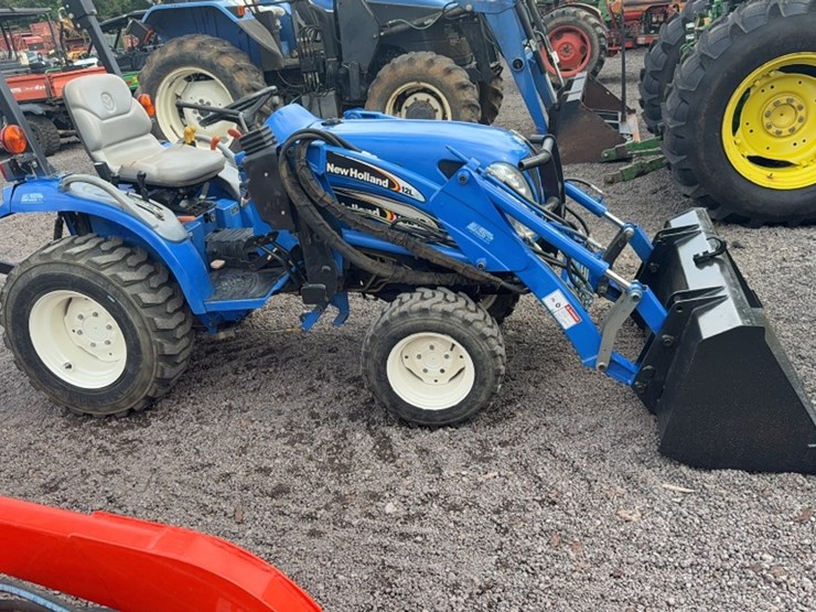 new-holland-tc24da-image-3