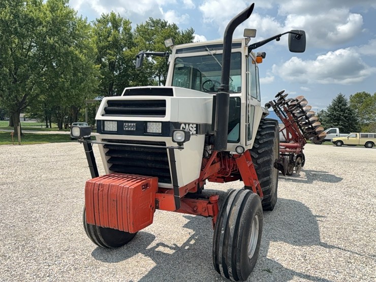 case-2590-tractor-image-3
