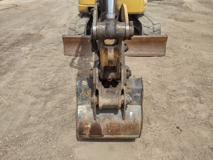 caterpillar-15-image-25