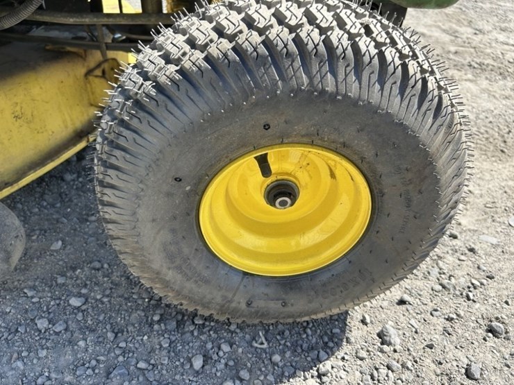 2001-john-deere-lt133-image-21
