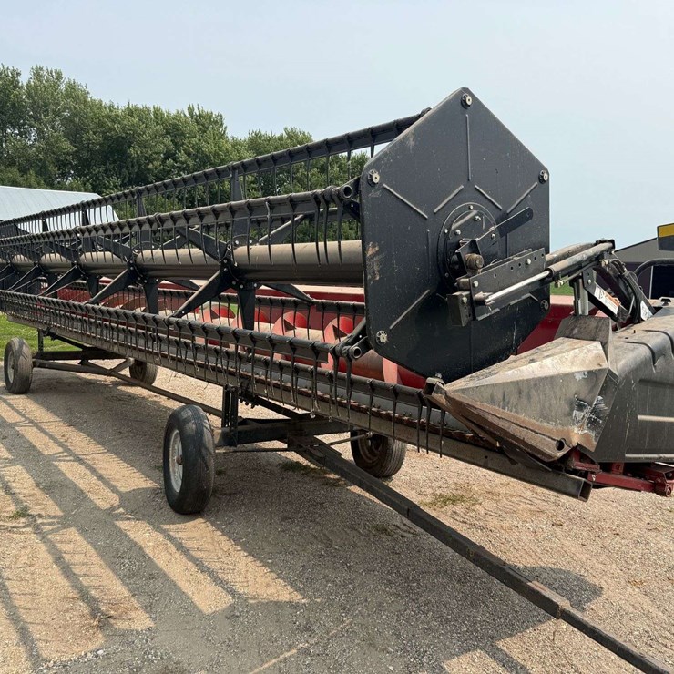 2003 Model 1020 Bean Head, 30’ Fore and Aft, Full Poly Underneath, Double Drive