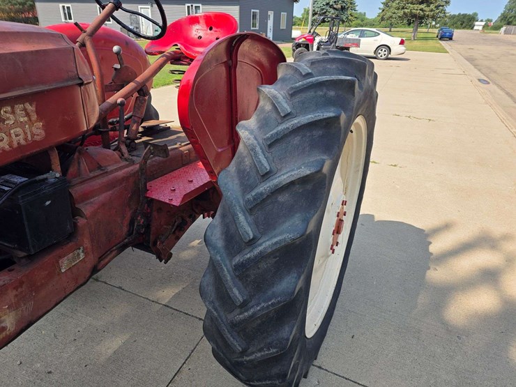 1951-massey-ferguson-44-image-21