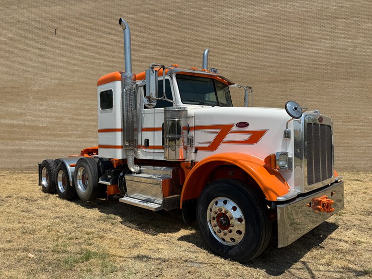 2013-peterbilt-367-image-5
