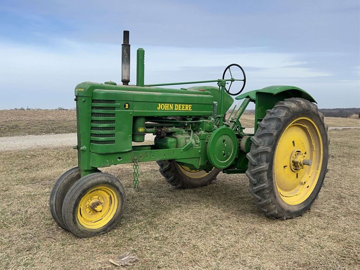 john-deere-model-b-image-1