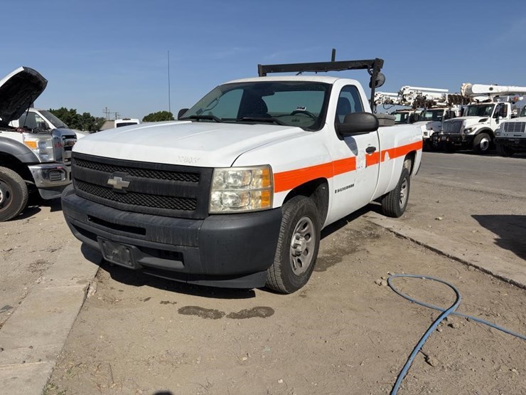 2009-chevrolet-silverado-1500-image-1