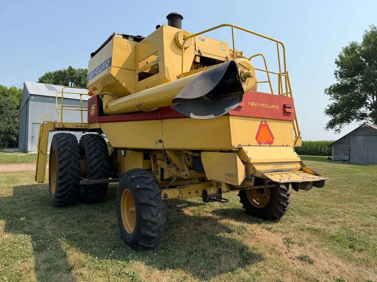 1992-new-holland-tr86-image-6