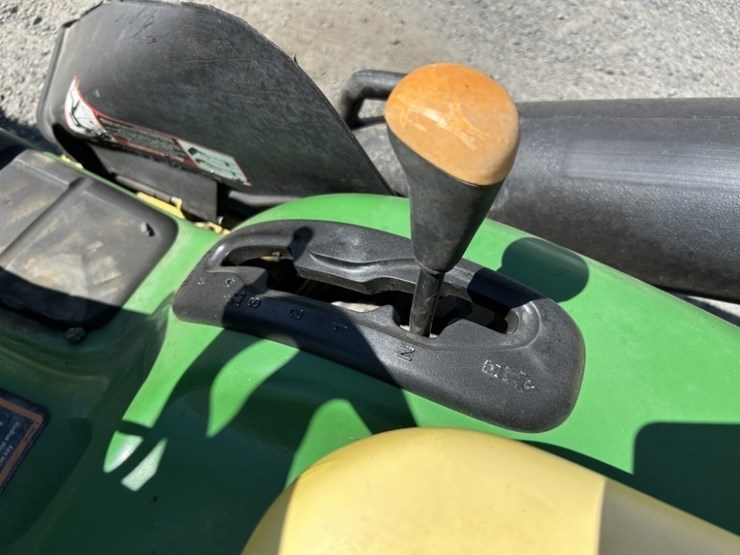 2001-john-deere-lt133-image-11