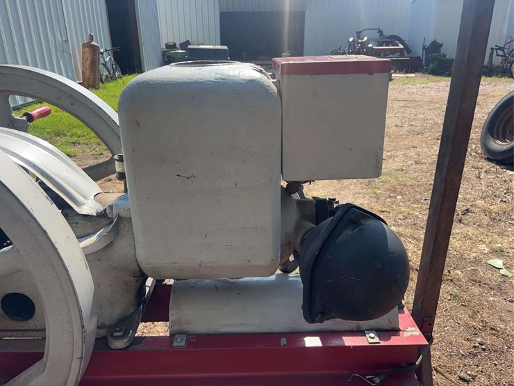 monitor-5-horse-hit-and-miss-engine-with-cart-image-23
