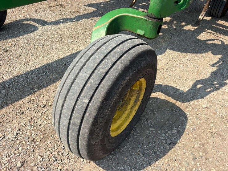 2014-john-deere-2410-image-19