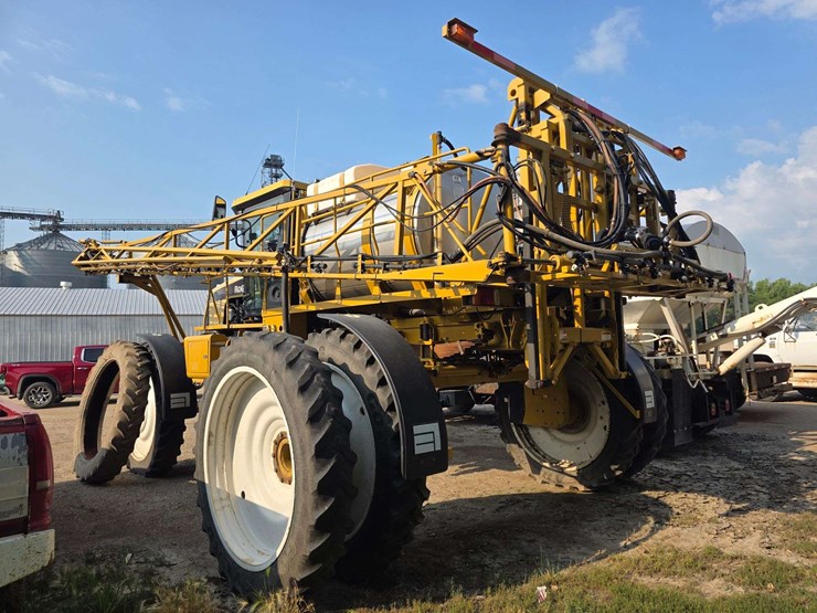 rogator-1074-self-propelled-sprayer,-100'-booms,-currently-winterized,-320/90r50-tires,-rears-with-d-image-28