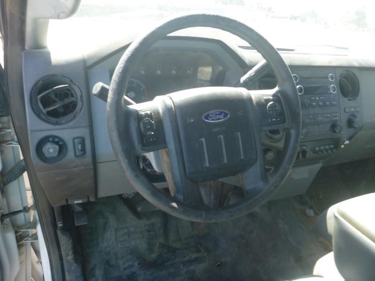 2015-ford-f550-image-15