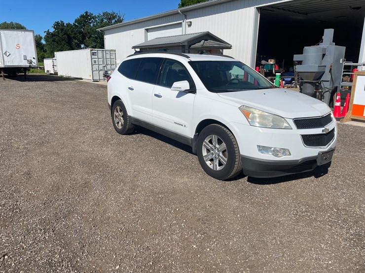 2009-chevrolet-traverse-image-3