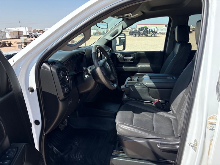 2024-chevrolet-silverado-2500hd-image-6
