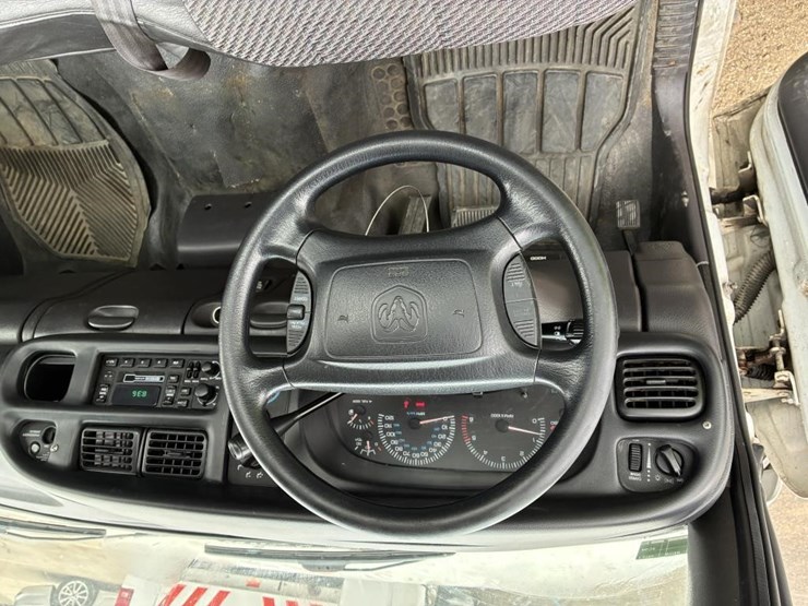 2001-dodge-ram-1500-image-12