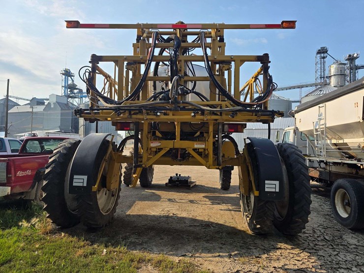 rogator-1074-self-propelled-sprayer,-100'-booms,-currently-winterized,-320/90r50-tires,-rears-with-d-image-20