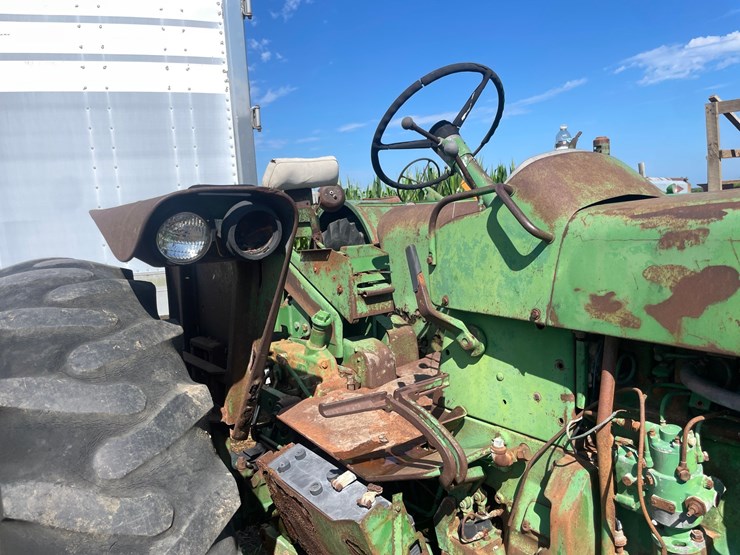 john-deere-3020-image-14