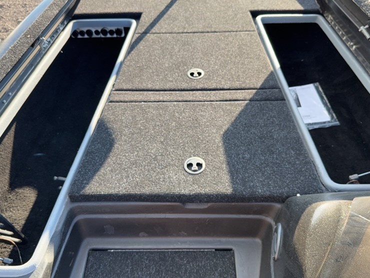 #3060-•-2000-stratos-22ss-22'-bass-boat-image-16