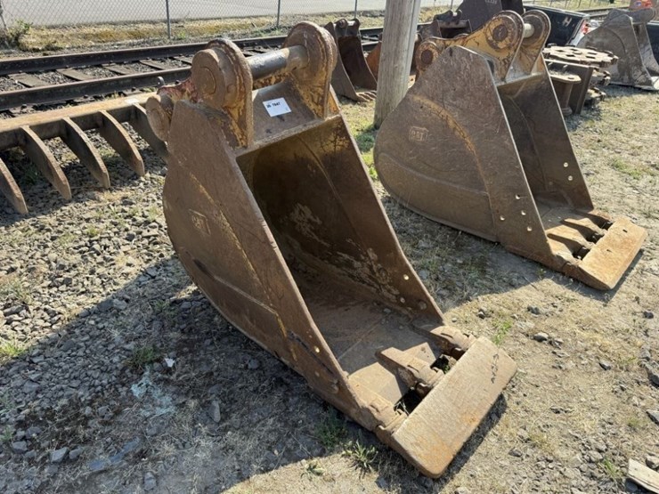 cat-24"-dig-bucket-w/cutting-edge-image-1