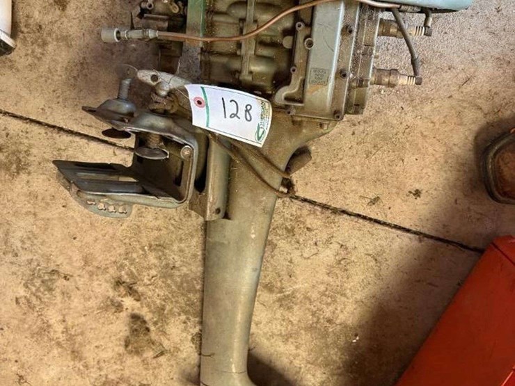 vintage-elgin-outboard-engine-image-1
