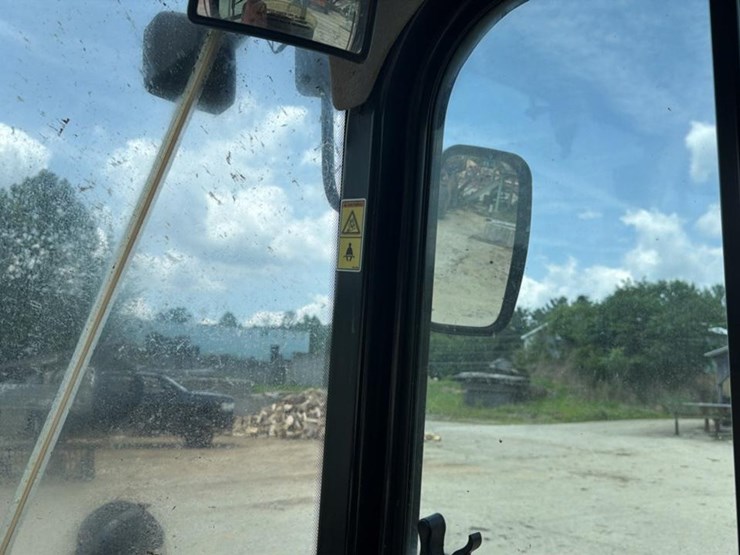 2015-caterpillar-908h2-image-48