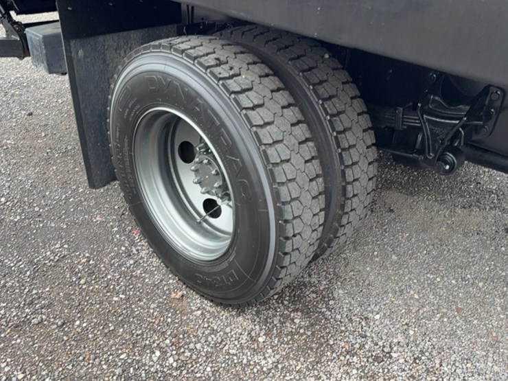 2004-ford-f650-image-5