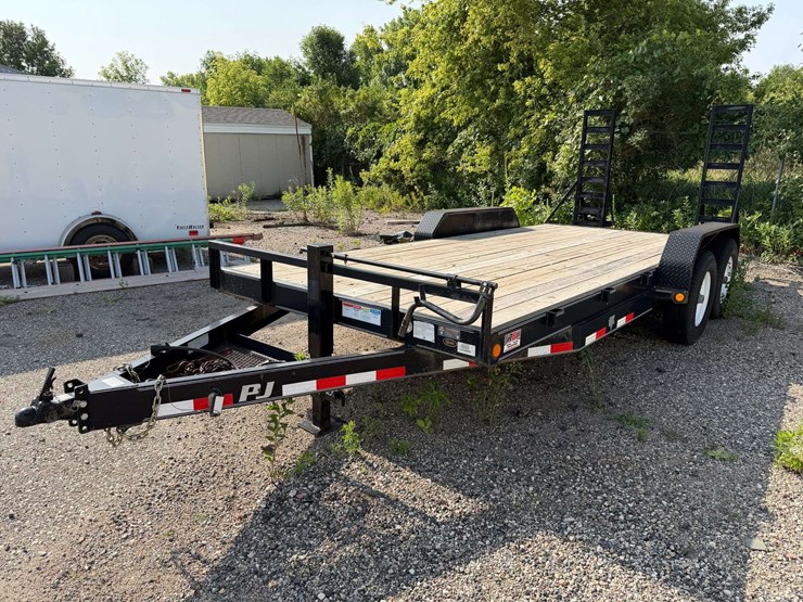 2016-pj-tandem-axle-trailer,-83”-wide,-16’+2’-beavertail,-st235/80r16-tires,-8-bolt-hubs,-5’x16”-ram-image-30