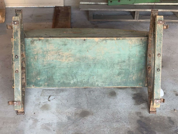john-deere-buckboard-wagon-bench-seat-image-10