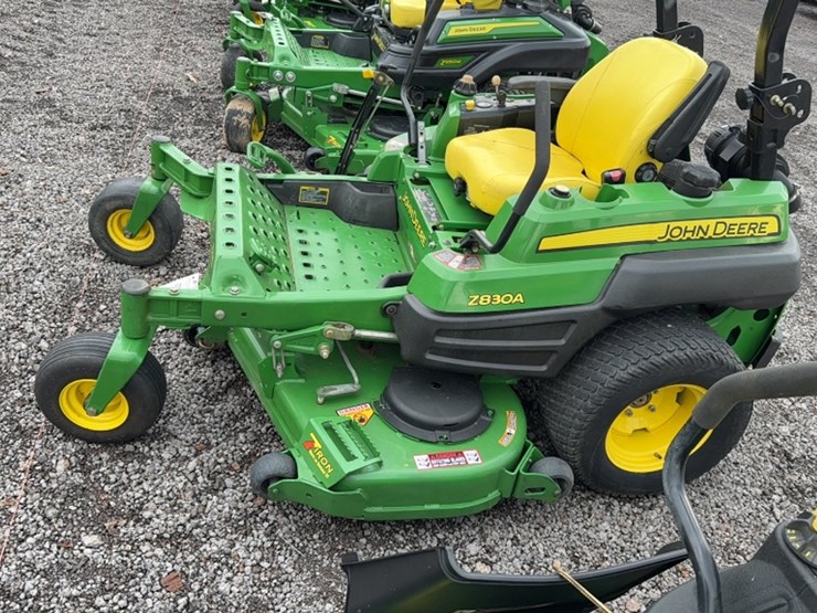 john-deere-z830a-image-12