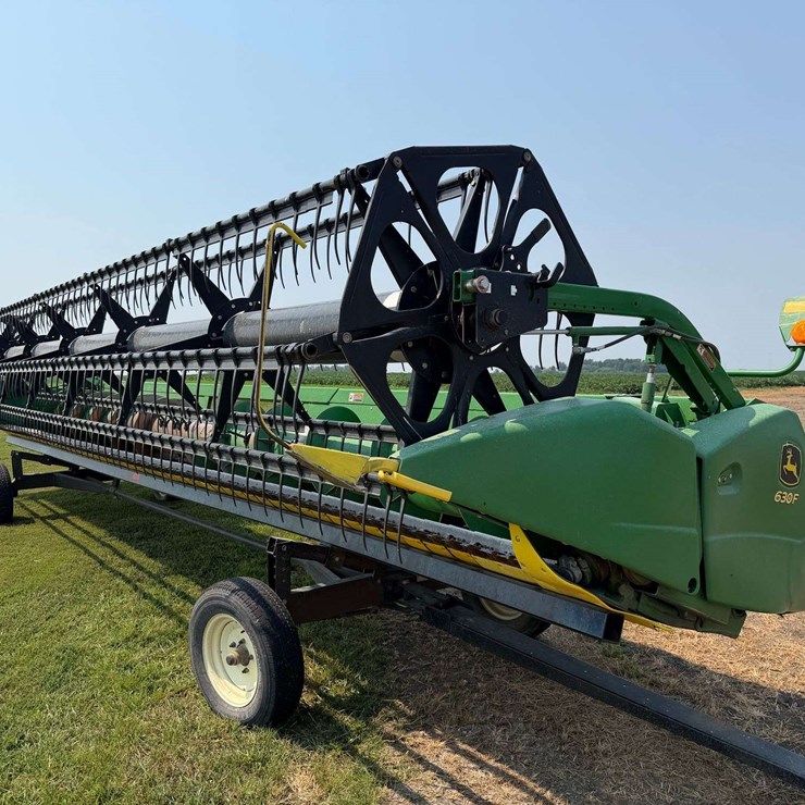 JOHN DEERE 630F