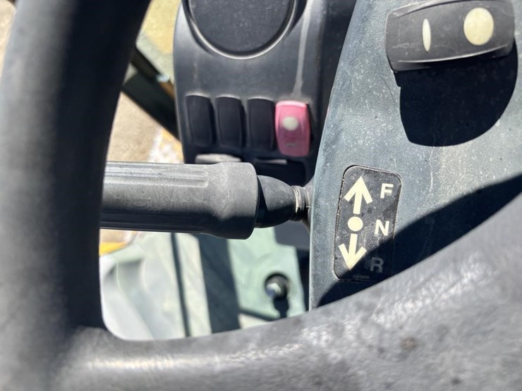 2012-caterpillar-420f-image-35