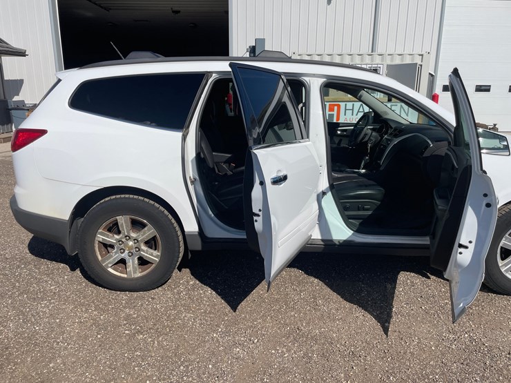 2009-chevrolet-traverse-image-27