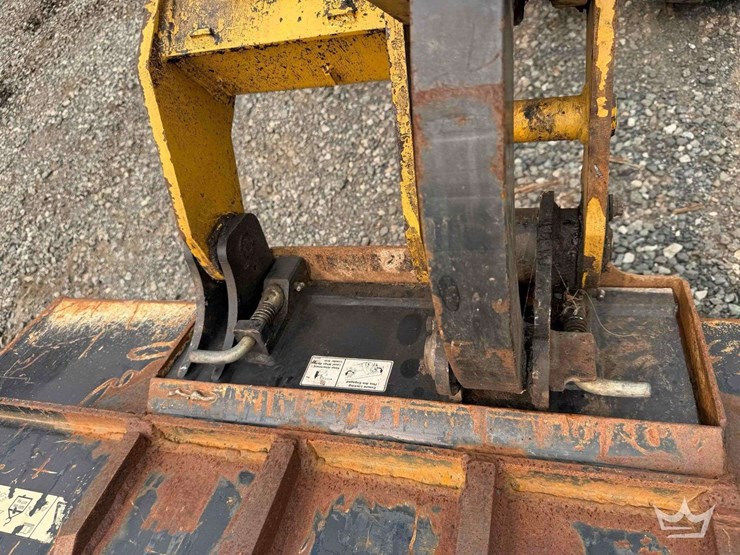 2022-rayco-1800wl-mini-articulated-wheel-loader-image-26