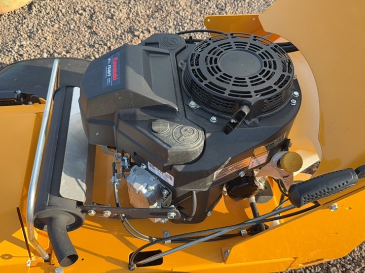 #3072-•-cub-cadet-pro-hw300-walk-behind-mower-image-12