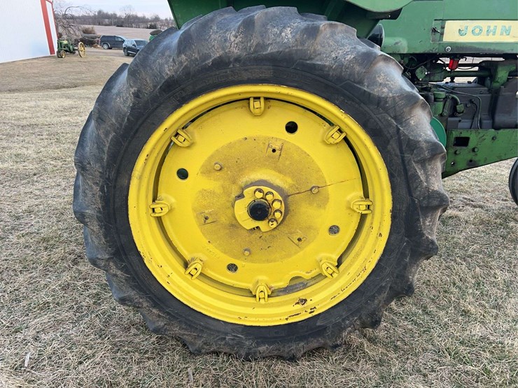 john-deere-720-image-40