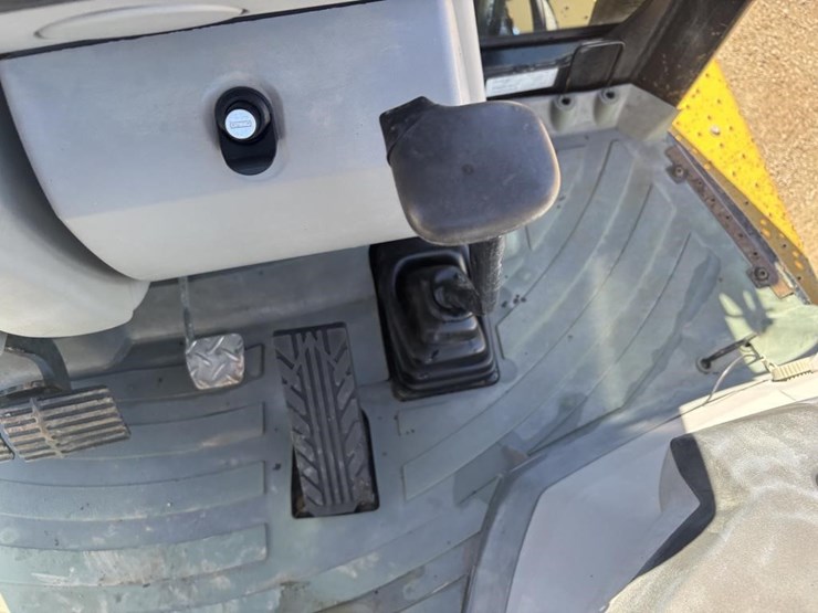 2012-caterpillar-420f-image-41