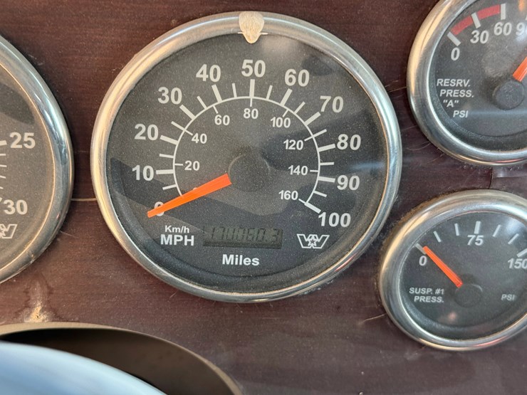 2014-western-star-4900-image-23