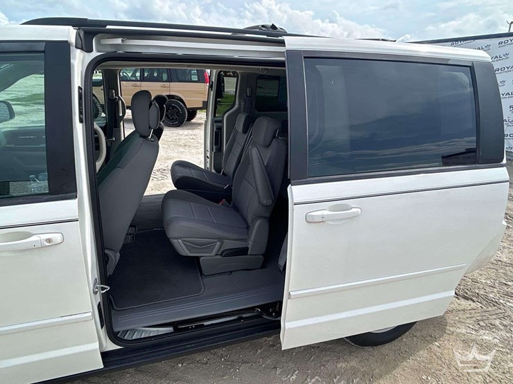 2010-dodge-grand-caravan-image-20