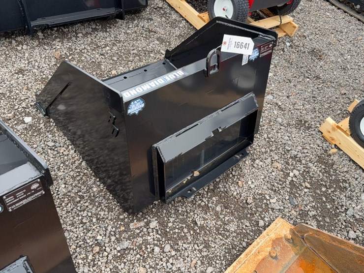 #2060-•-blue-diamond-34"-dingo-high-capacity-smooth-bucket-image-2