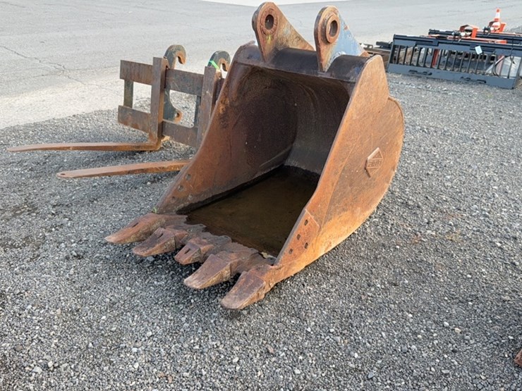 #2004-•-hensley-36"-excavator-bucket-image-2