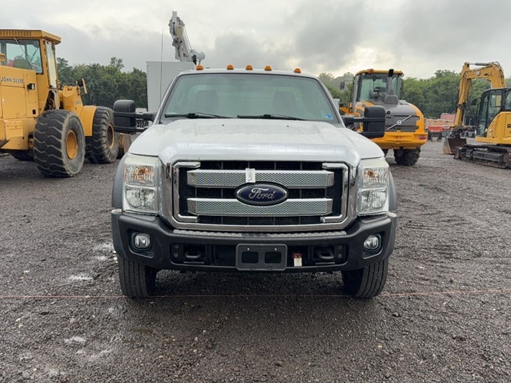 2012-ford-f550-image-2