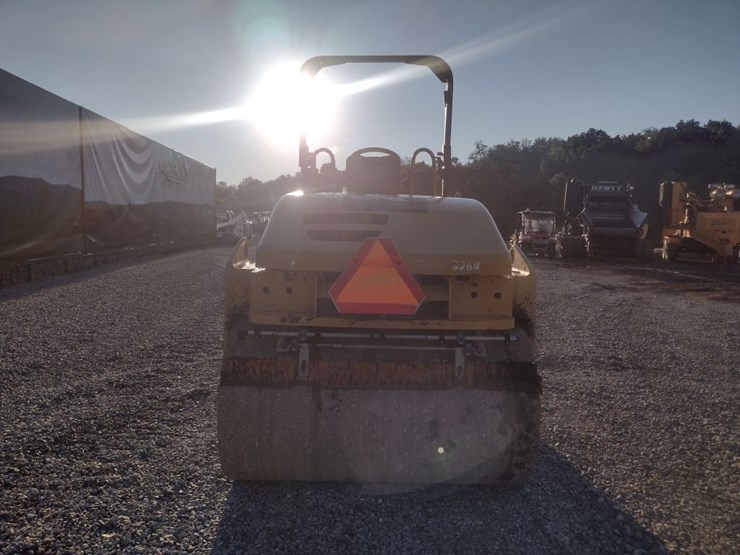 caterpillar-cb34xw-image-2