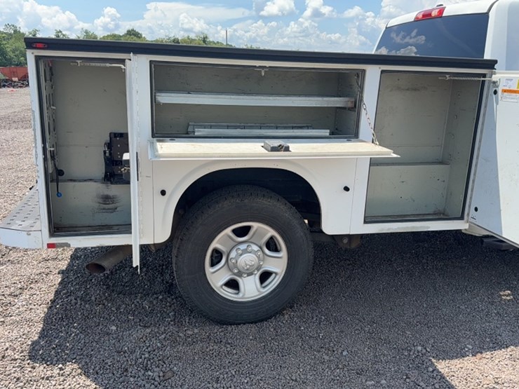 2018-dodge-2500-image-8