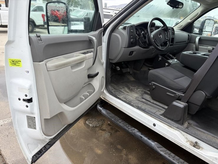 2012-gmc-sierra-2500-image-15