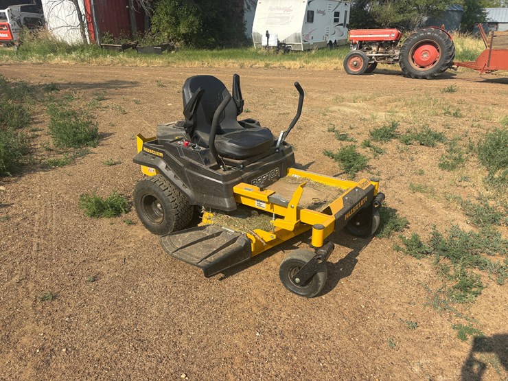 hustler-zero-turn-mower-image-3