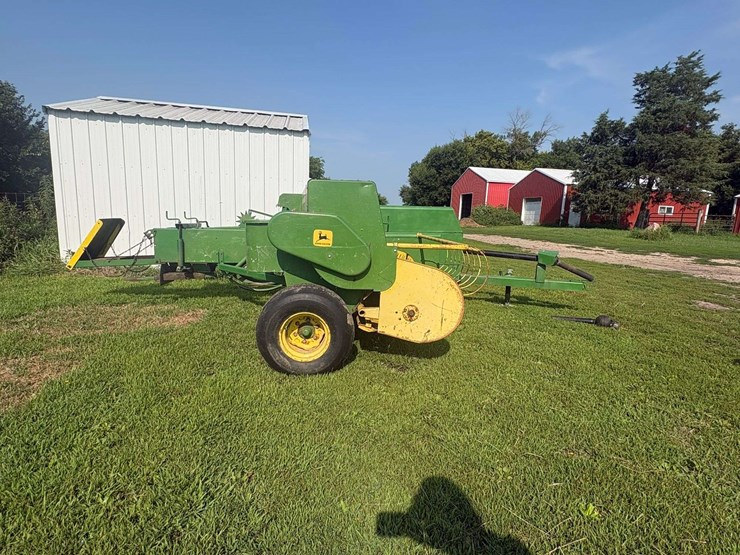 john-deere-336-image-2