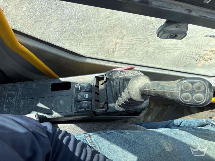 2016-volvo-ec300el-image-21