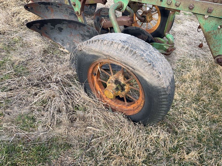 john-deere-no.-55-a-b-h-pull-type-three-bottom-plow-image-8